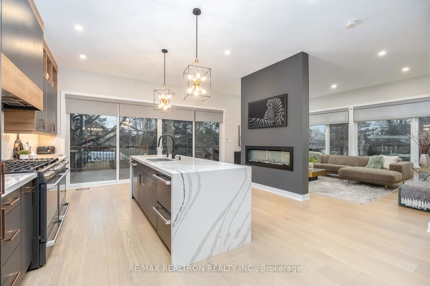 70 Collins Crescent photo 4