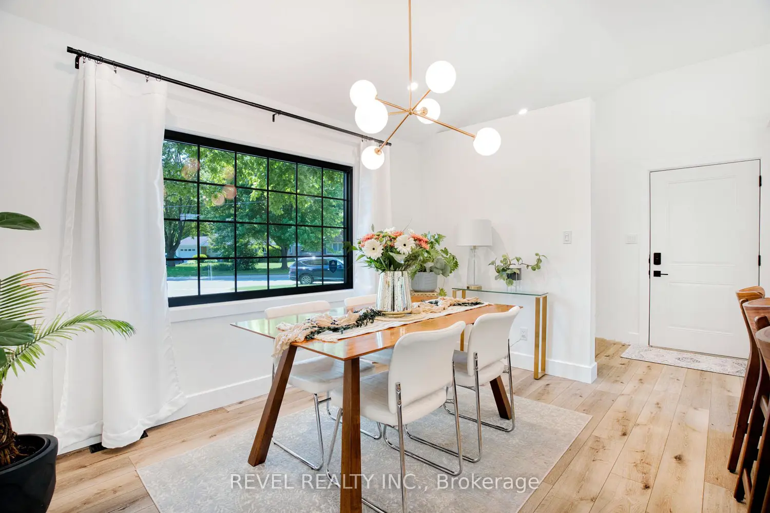 793 Green Lane photo 3