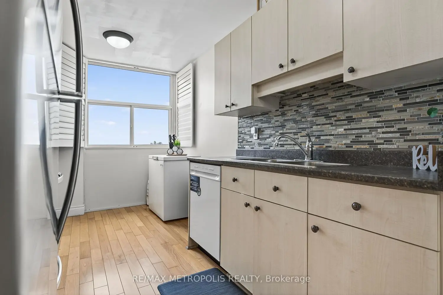 44 Falby Court 707 photo 4