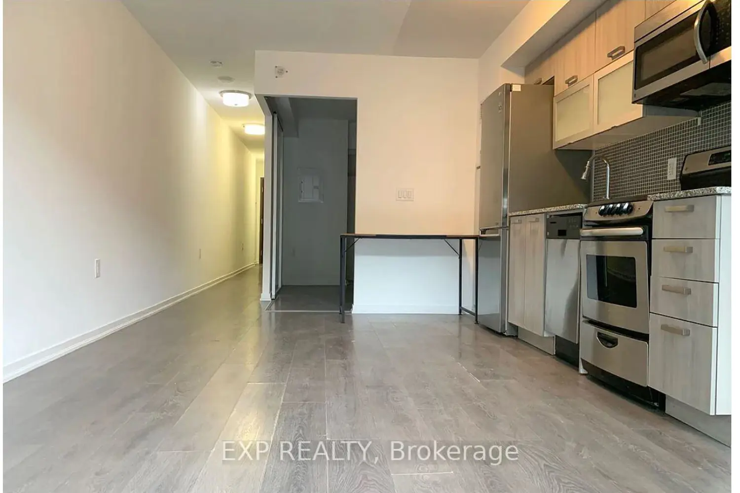 36 Lisgar Street 611E photo 4