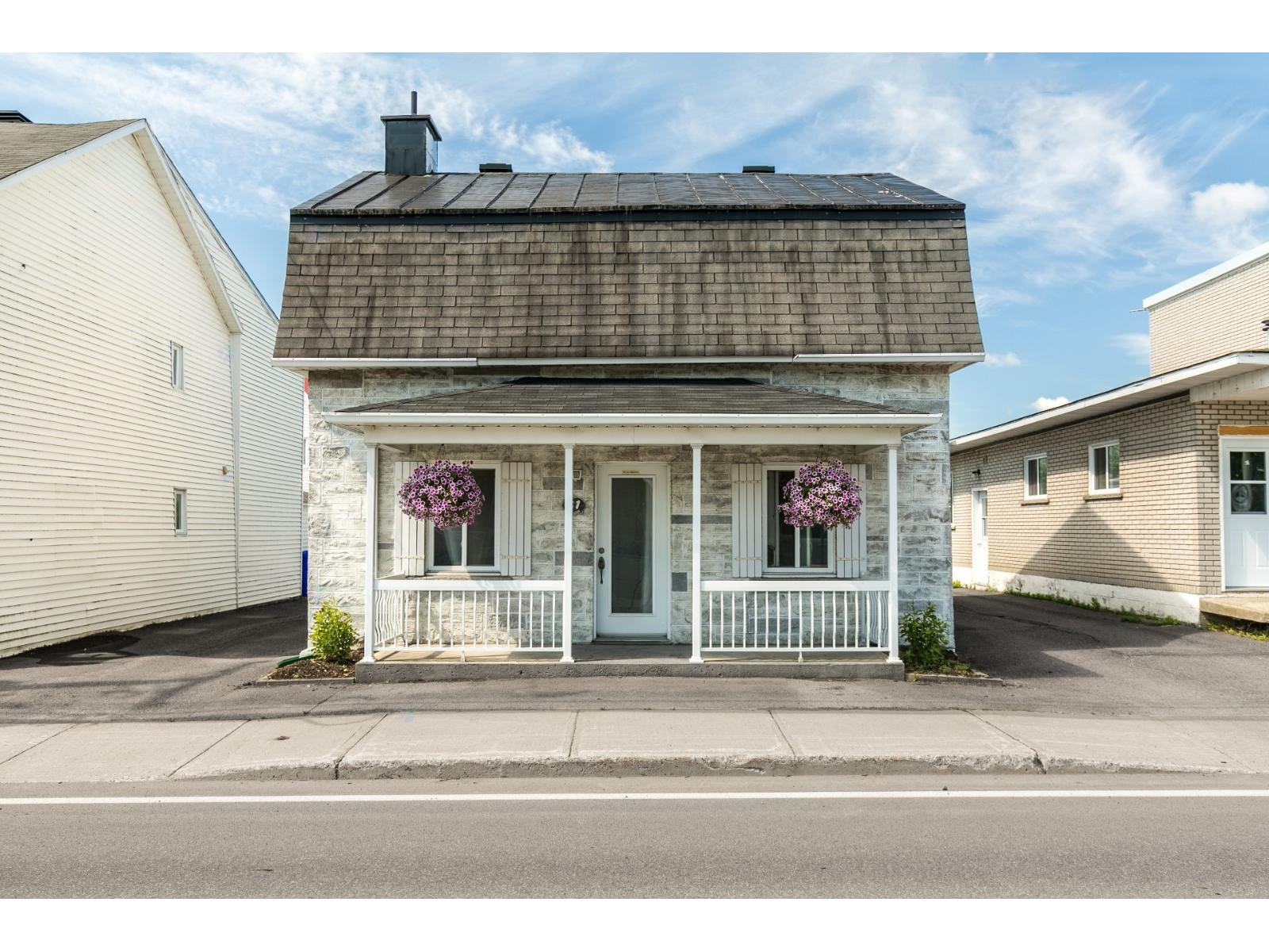 51 Rue St-Jacques