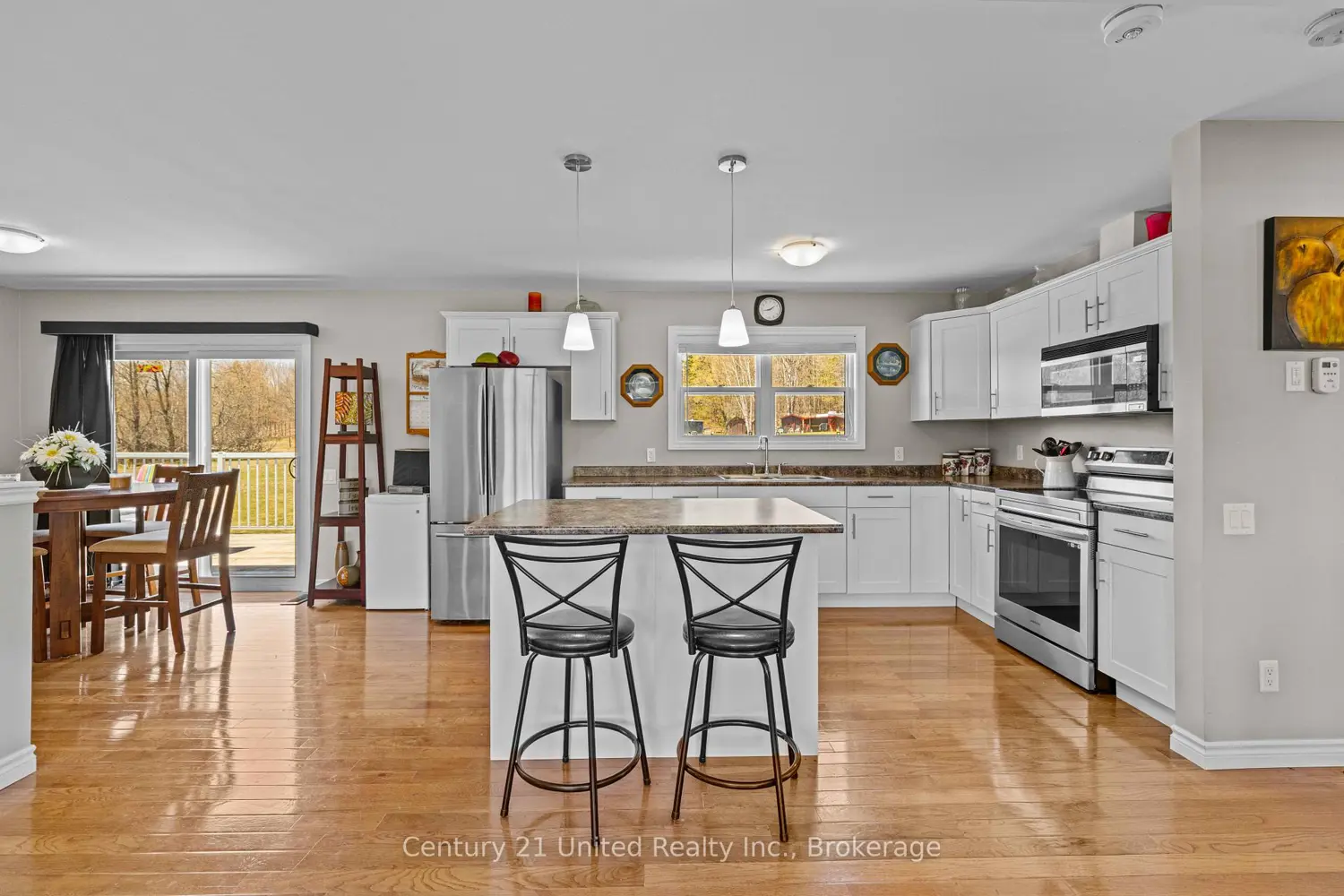 2278 Monck Road photo 5