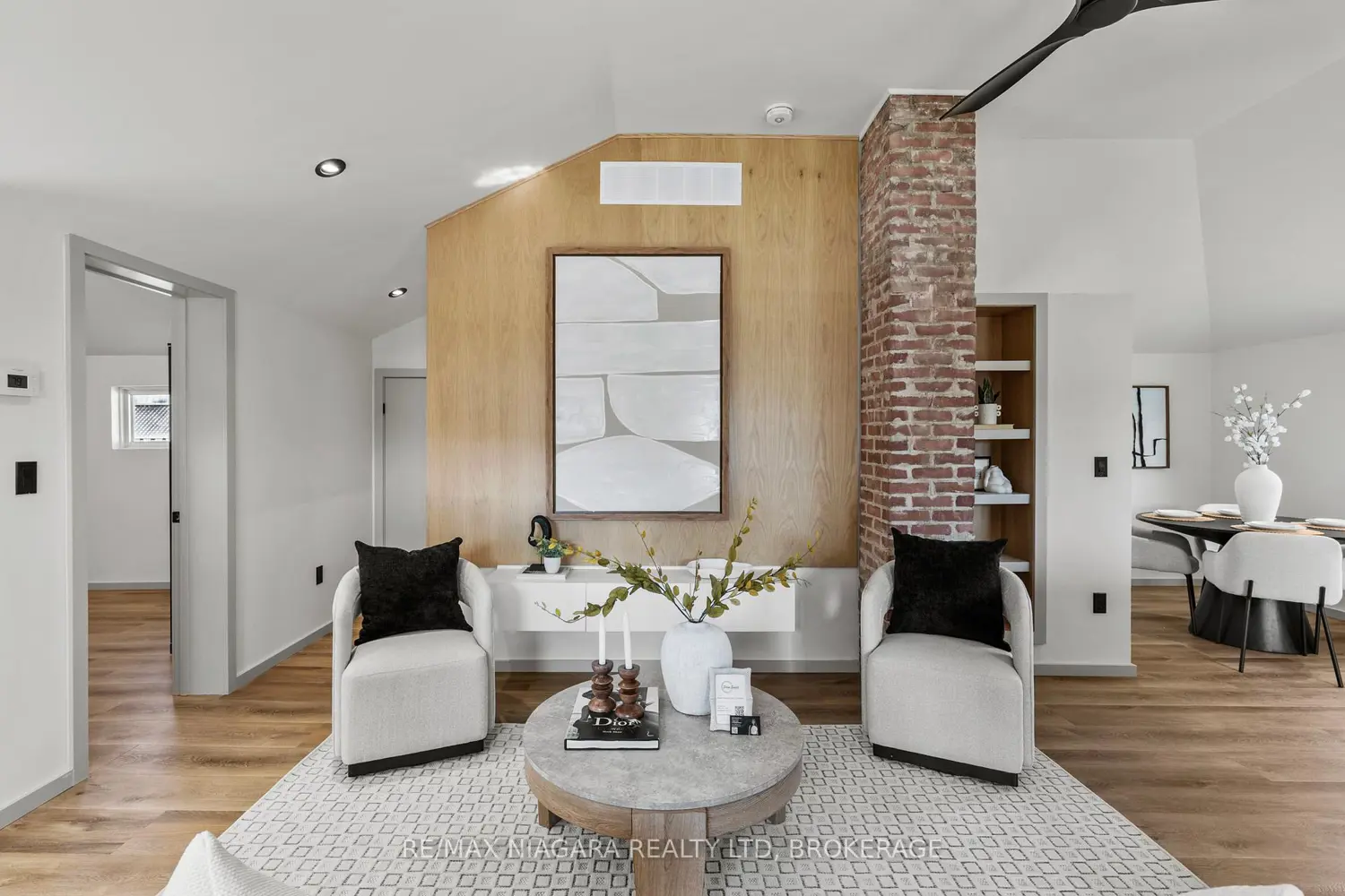 150 Douglas Street photo 3