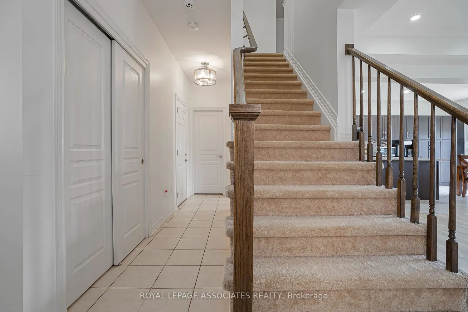6117 Eaglewood Drive photo 2