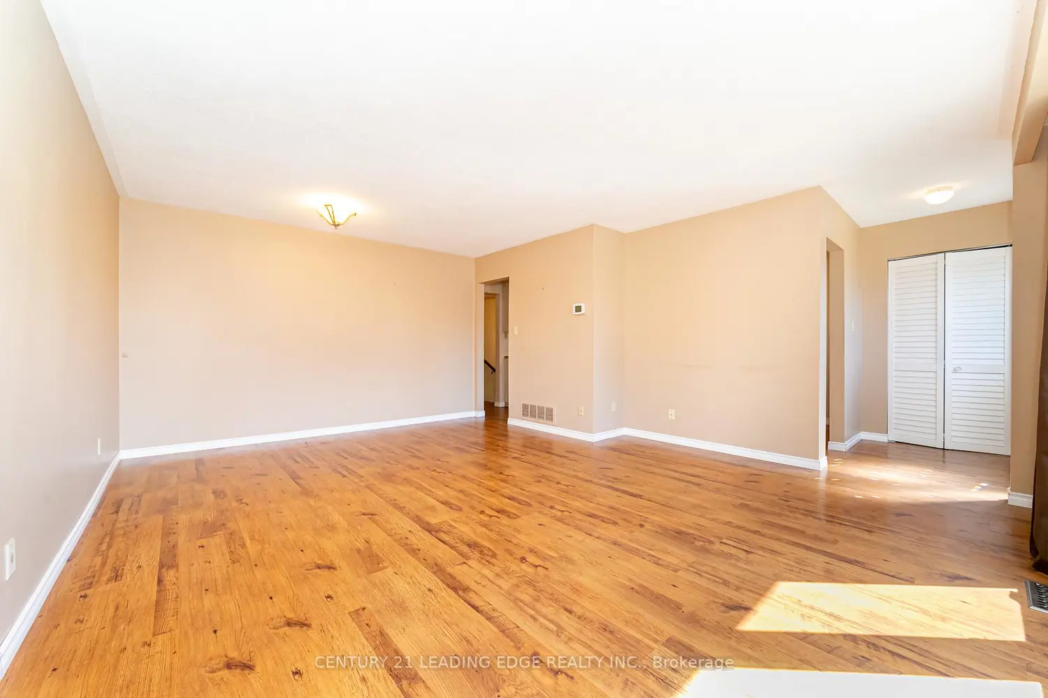 815 Douglas Avenue photo 5