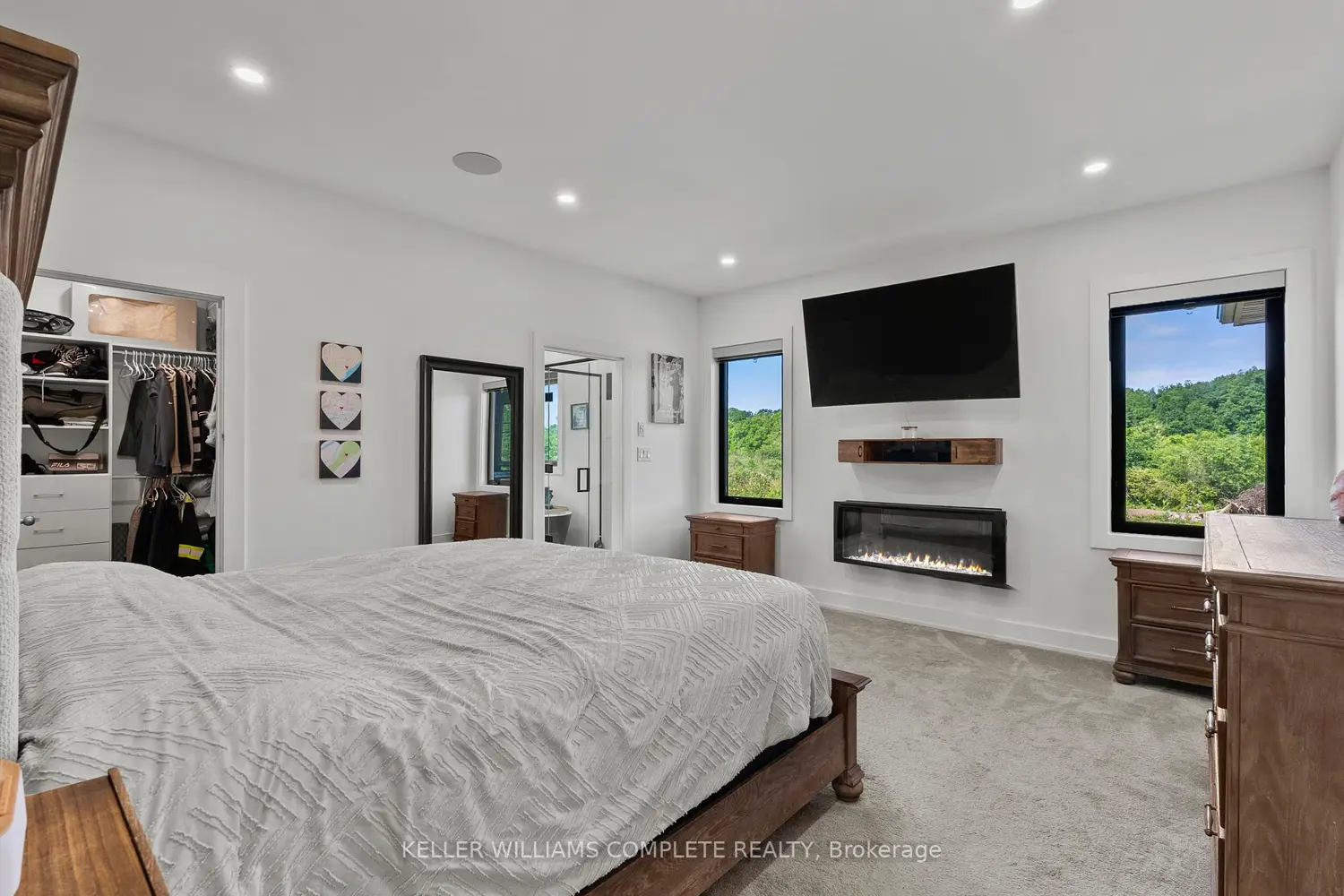 641 Burleigh Road photo 3