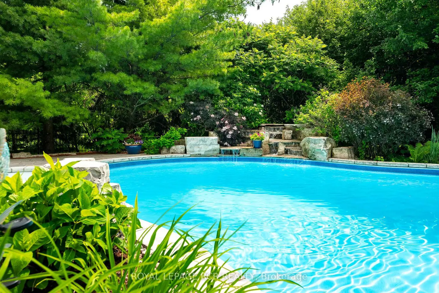 6 Brookhaven Crescent photo 4