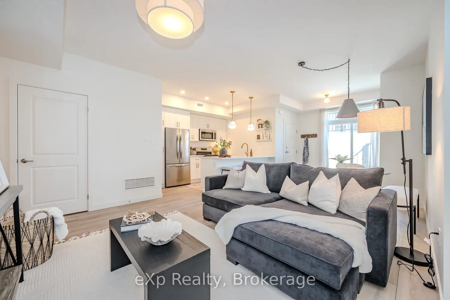 824 Woolwich Street 72 photo 4