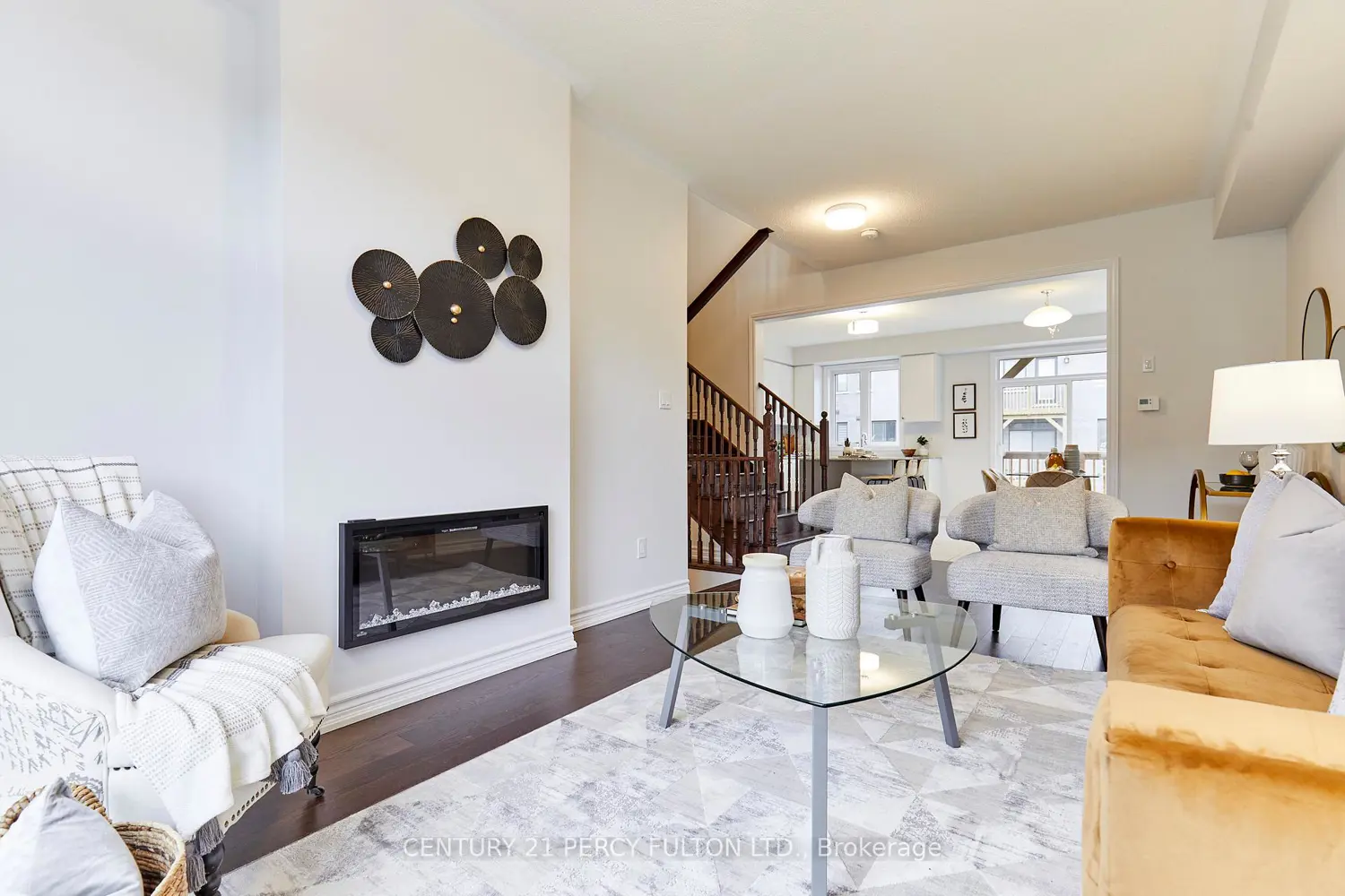 15 Douet Lane photo 3
