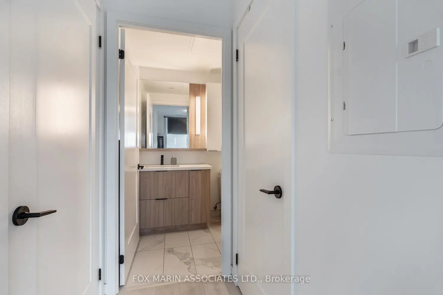 5 Defries Street 1104 photo 5