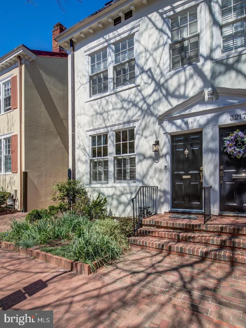 3219 Volta Place NW, Washington, DC 20007