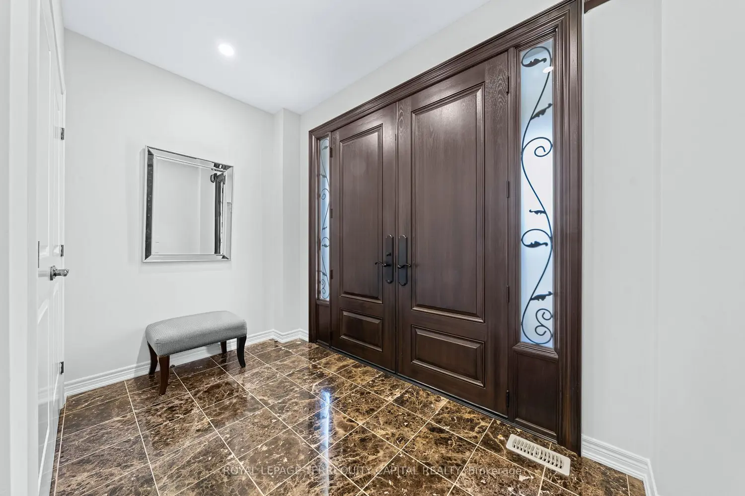 277 Chatfield Drive photo 4