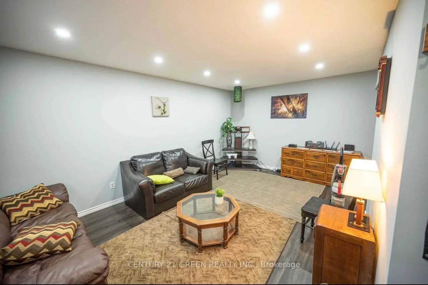 391 Admiral Drive photo 4