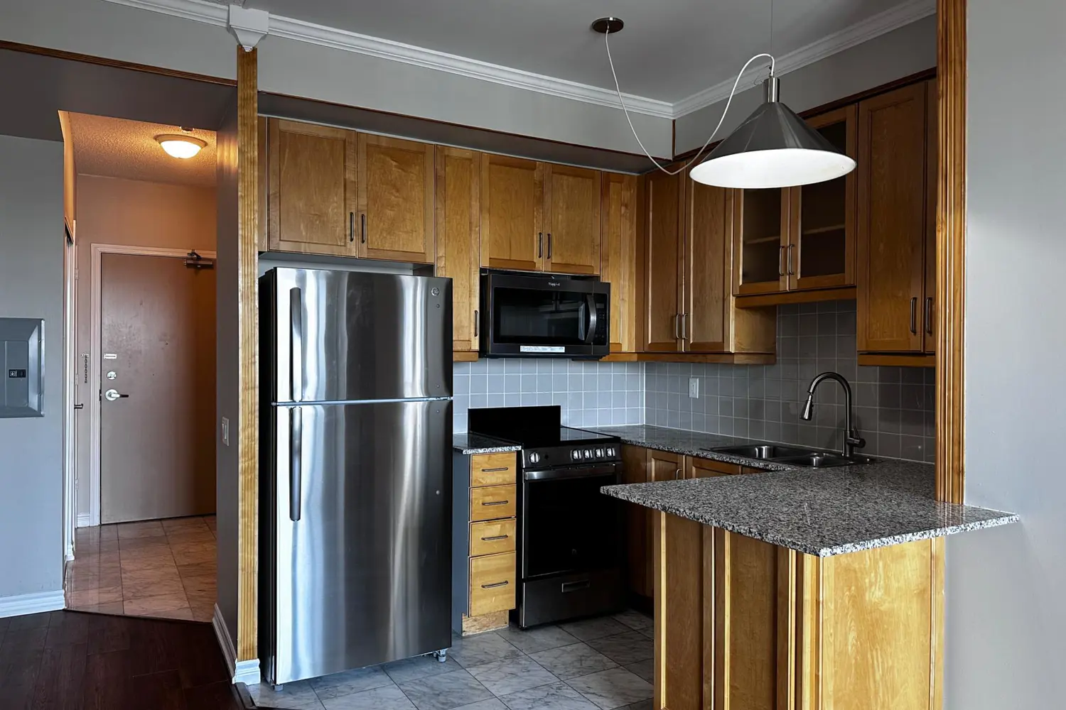 60 Byng Avenue 1812 photo 5
