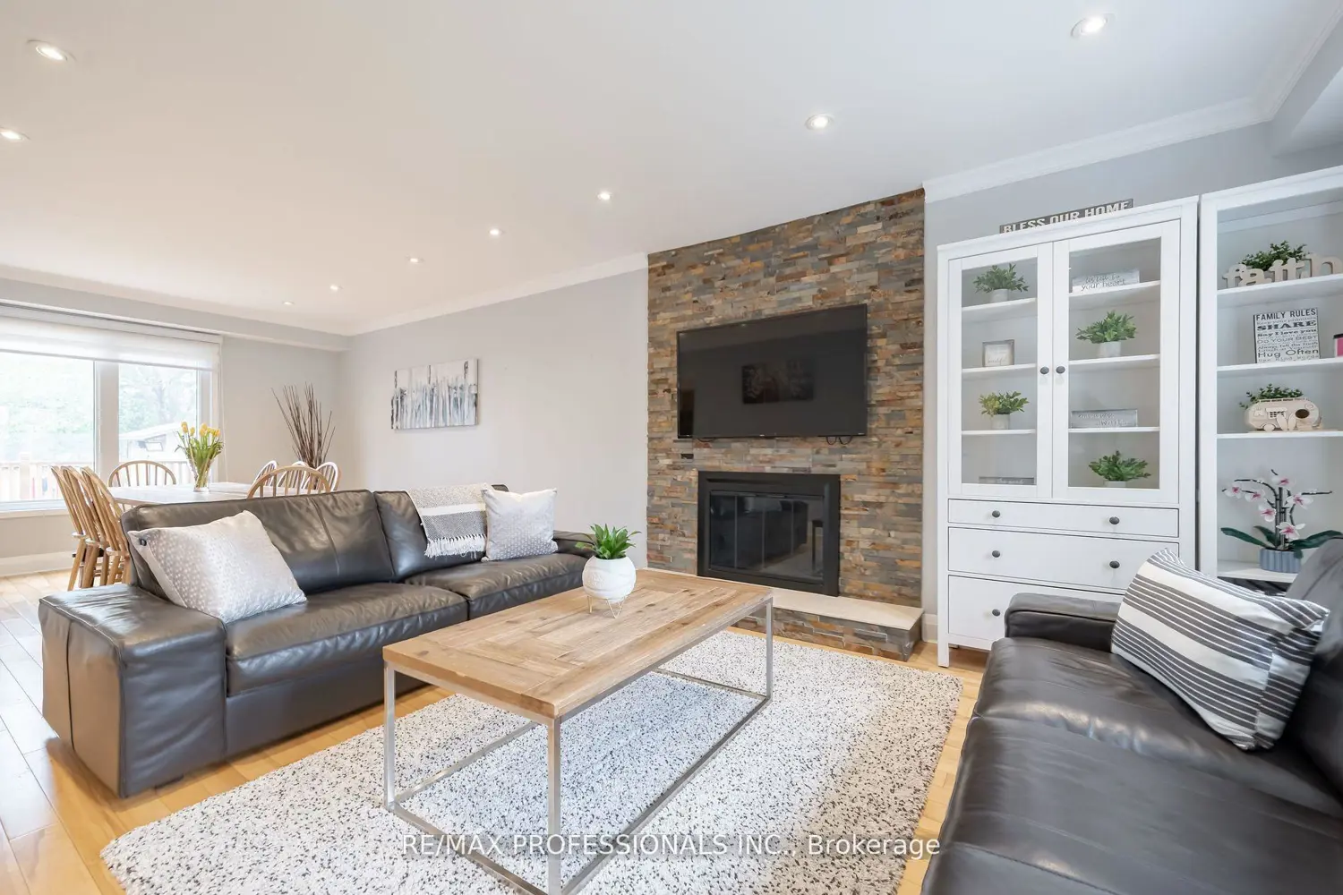 4199 Gayling Gardens photo 2