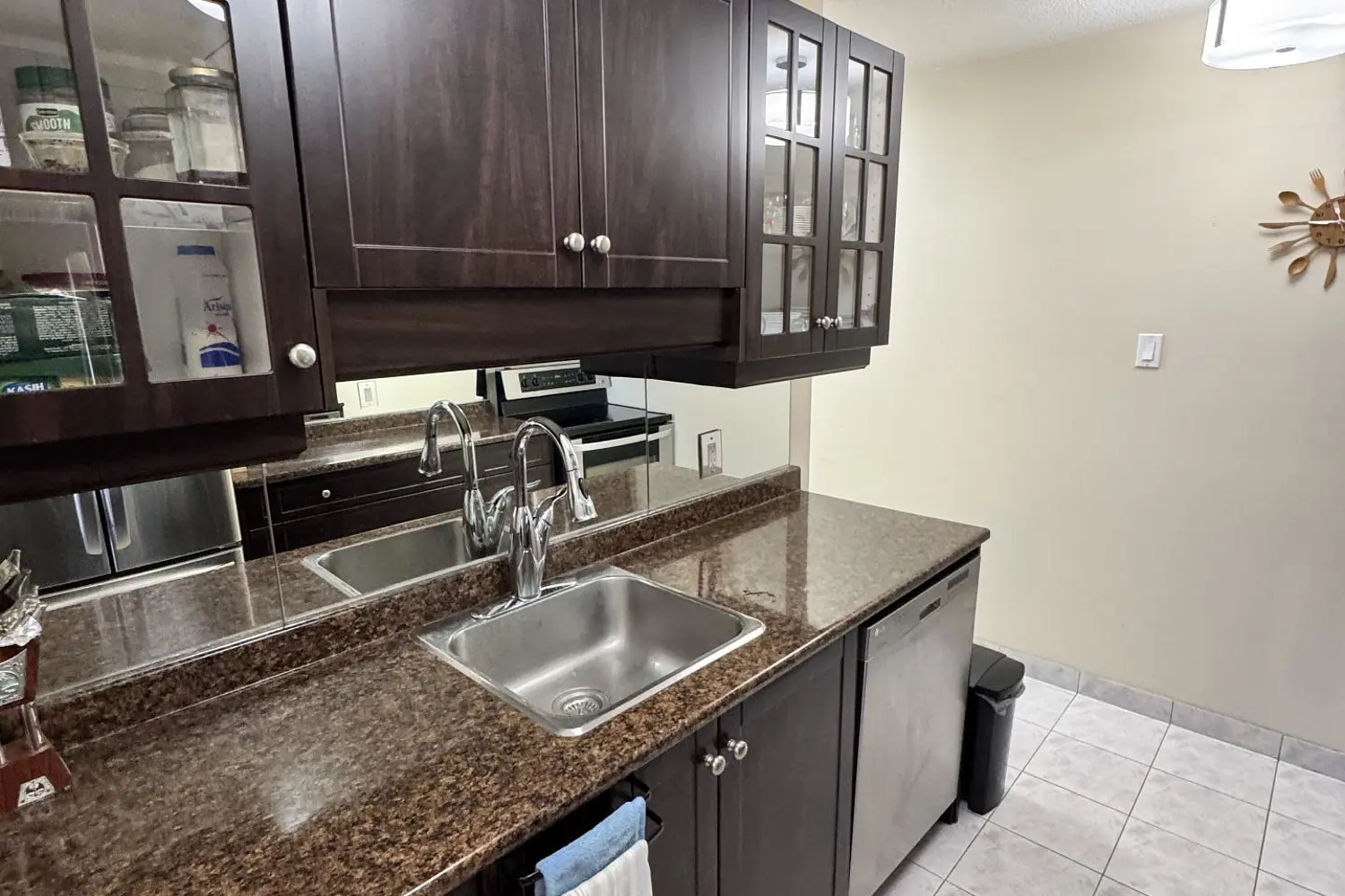 1103 Jalna Boulevard 904 photo 4
