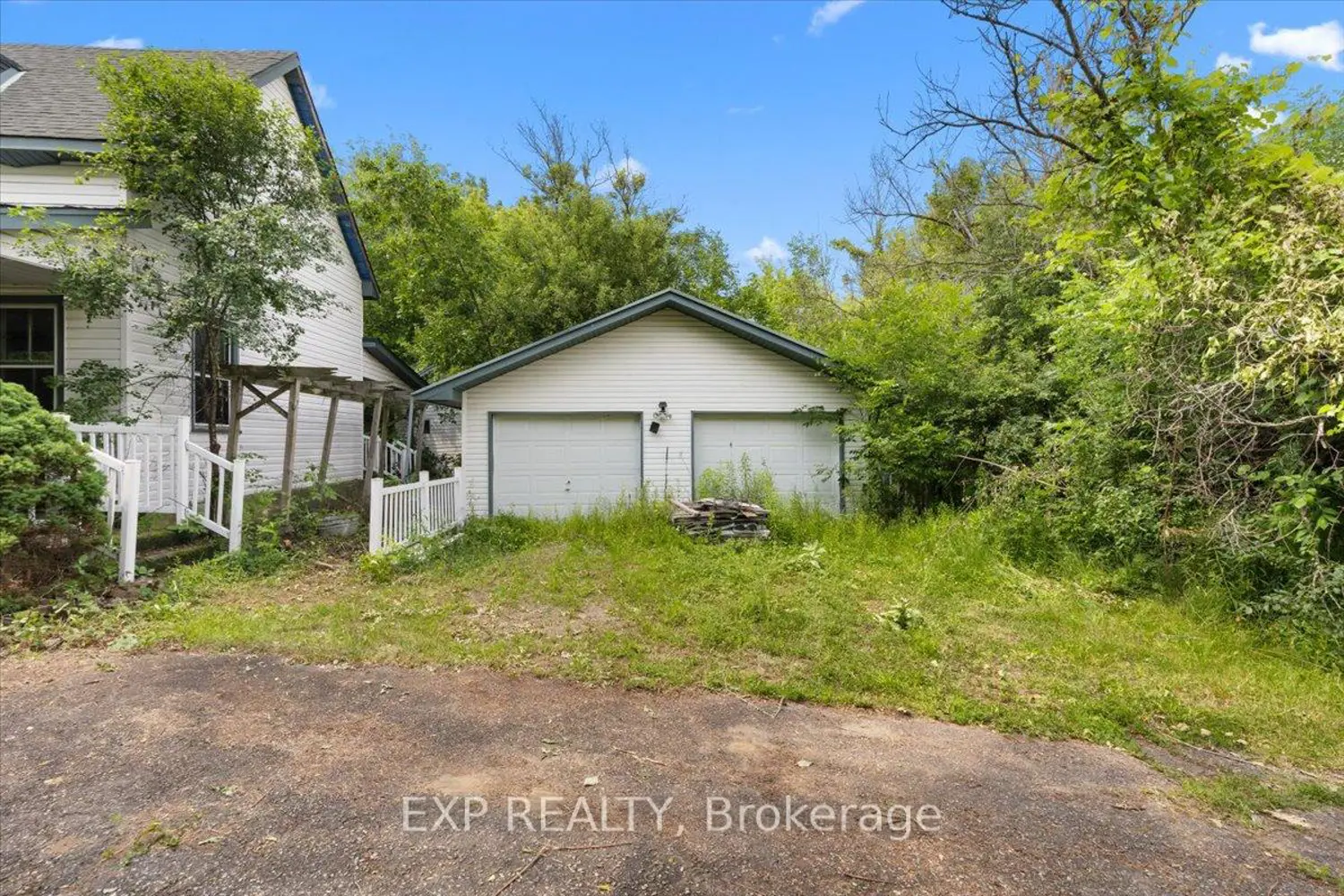 6889 Snake Island Road photo 2