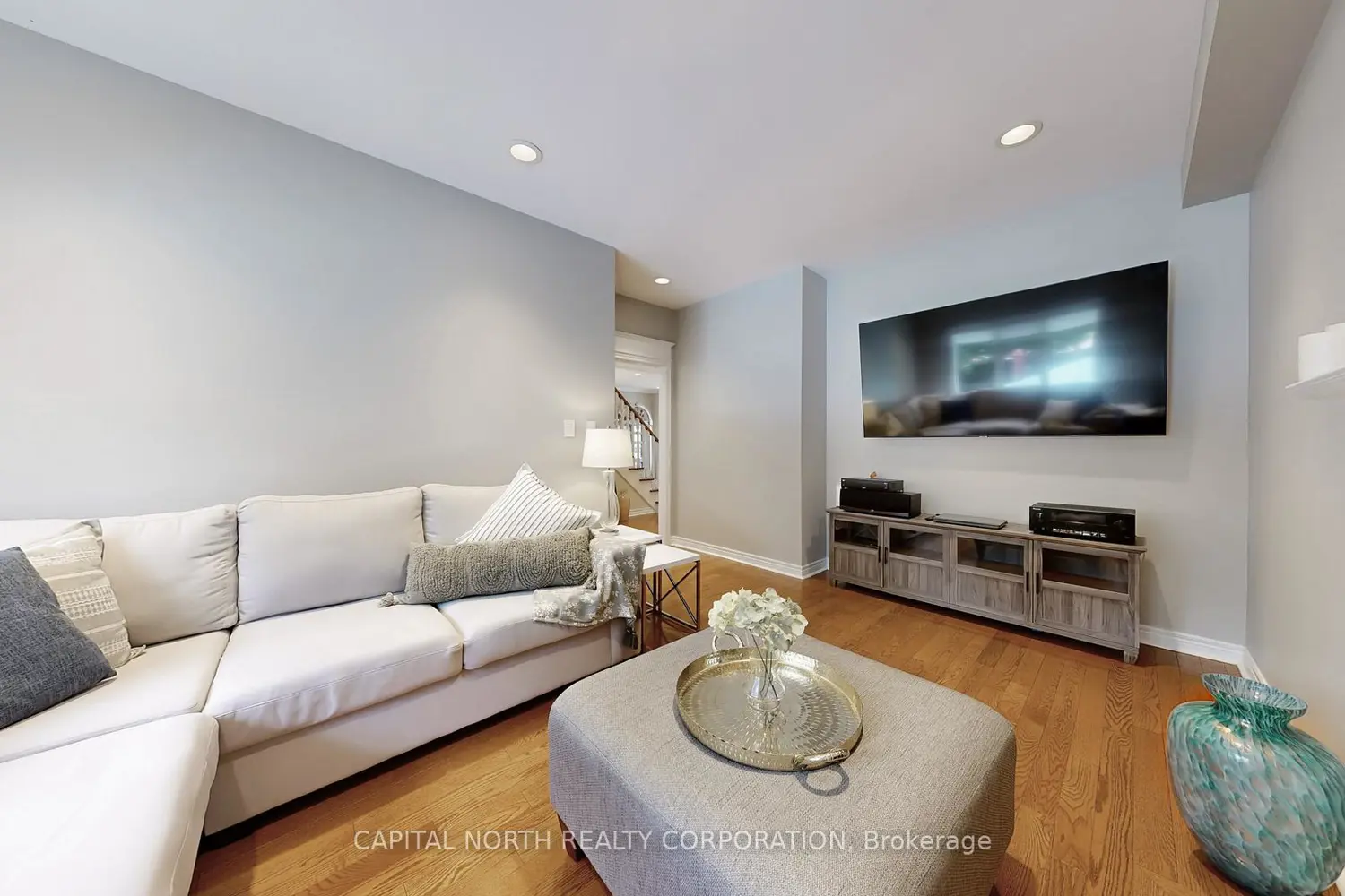 120 Bothwell Crescent photo 3