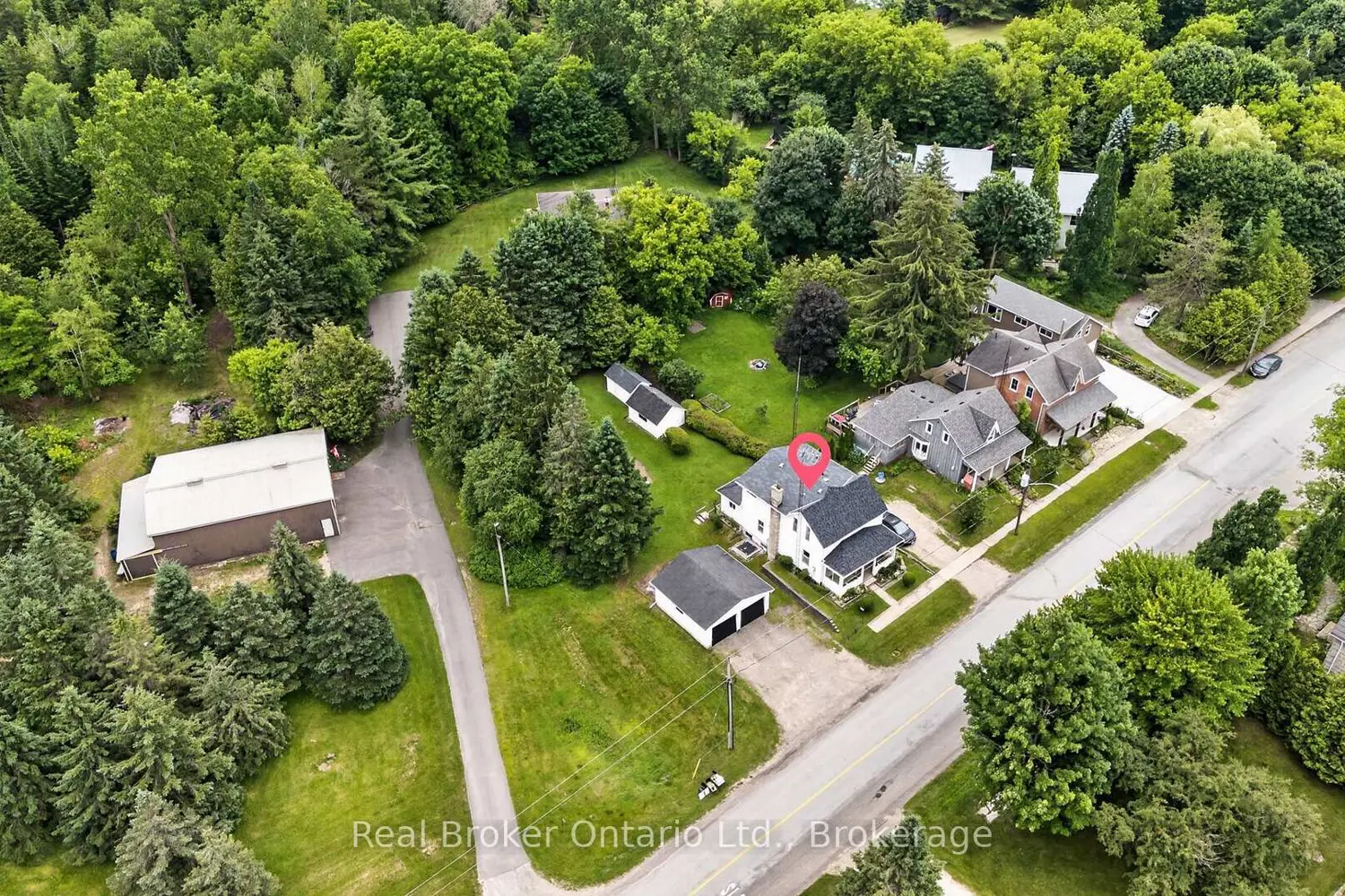 9033 Erin Garafraxa Townline photo 3