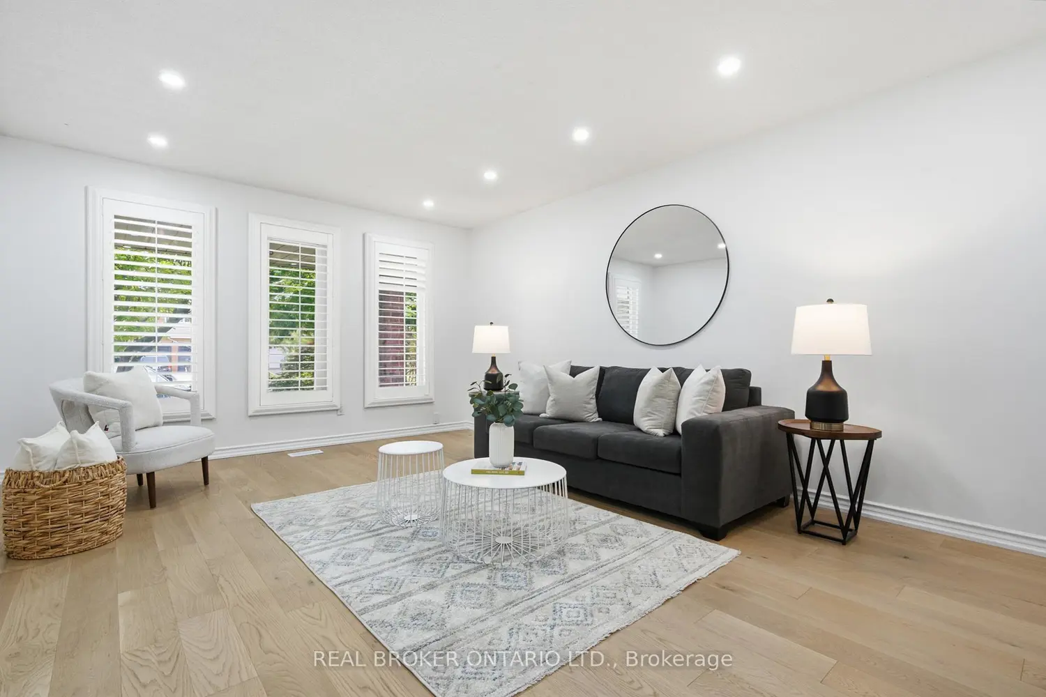 94 Roxana Avenue photo 2