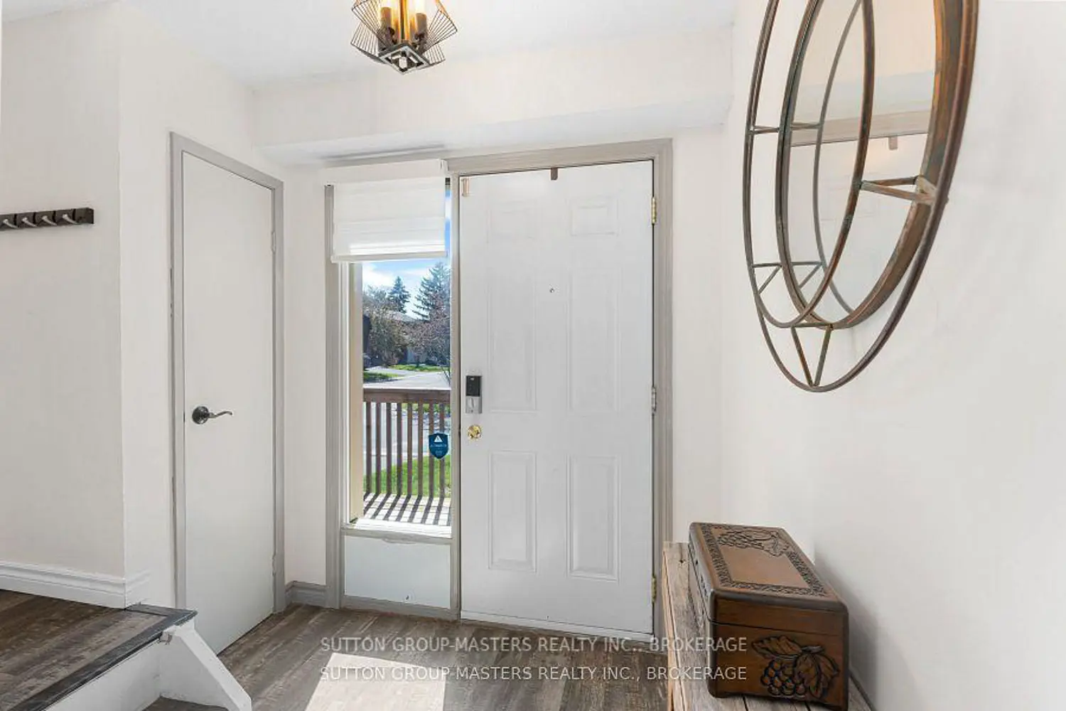19 Macpherson Avenue 28 photo 3