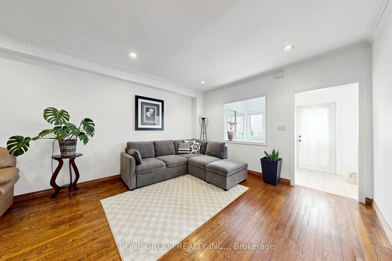 41 Madelaine Avenue photo 5