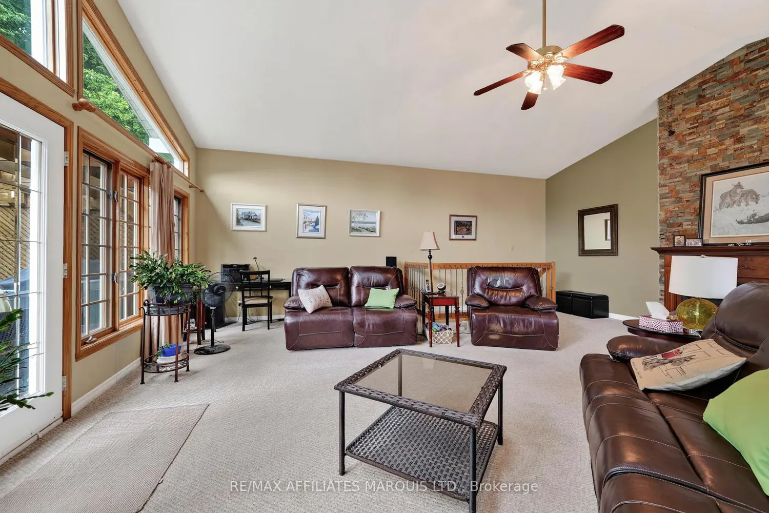 1489 Holy Cross Boulevard photo 2