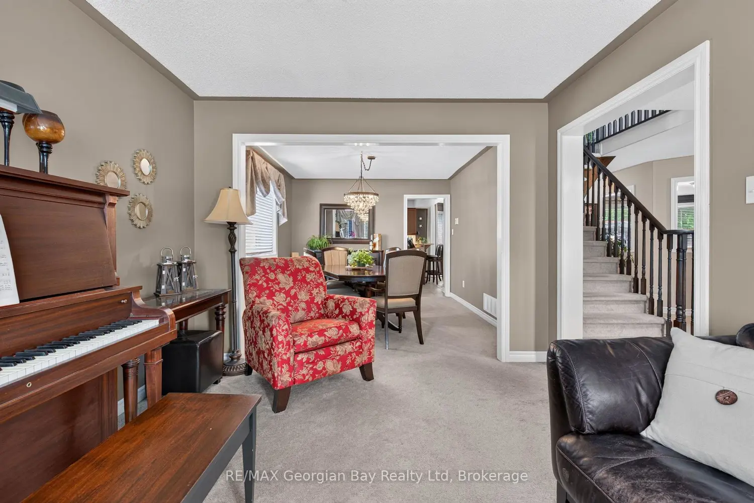 400 Keller Drive photo 2