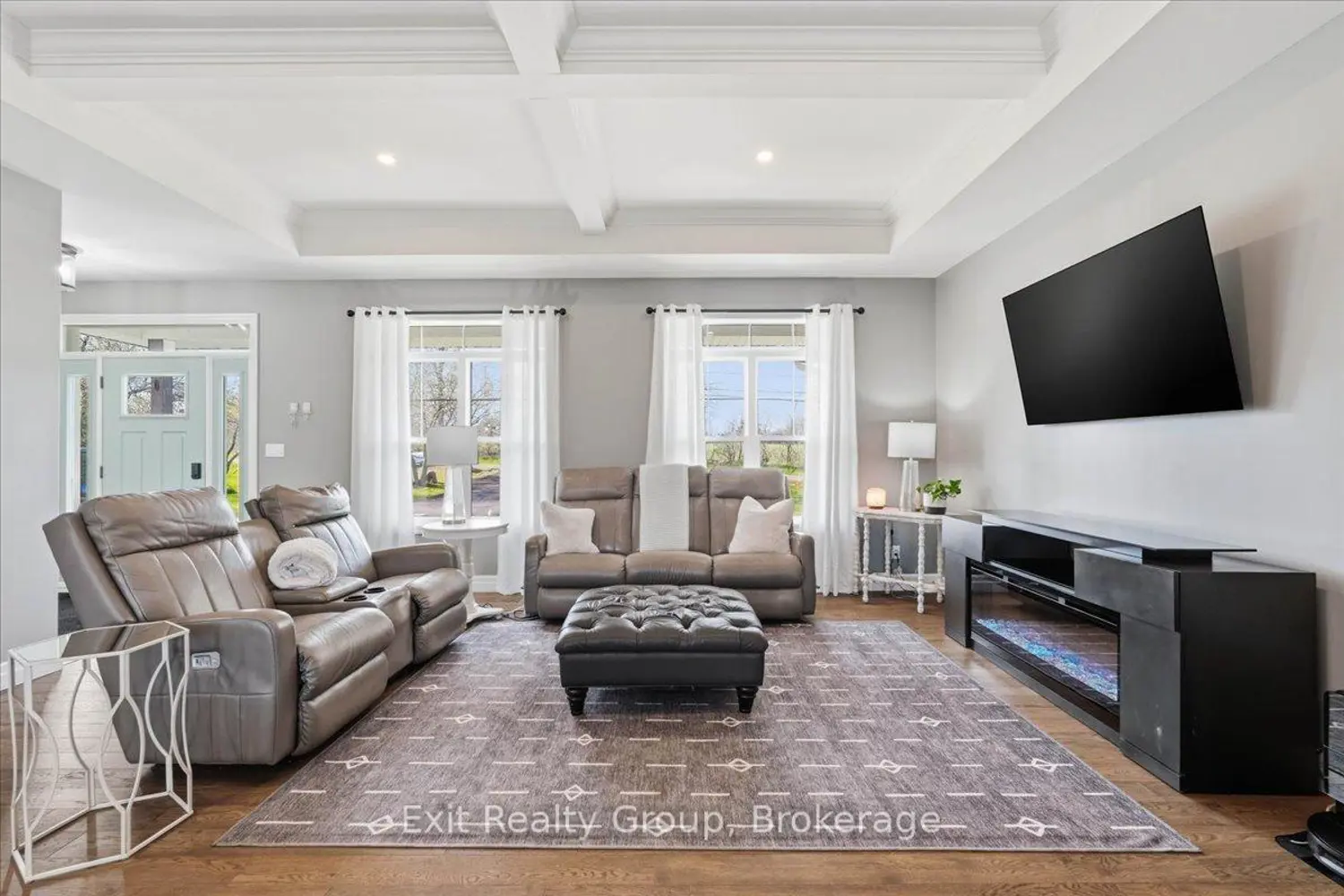 544 Shannon Road photo 3