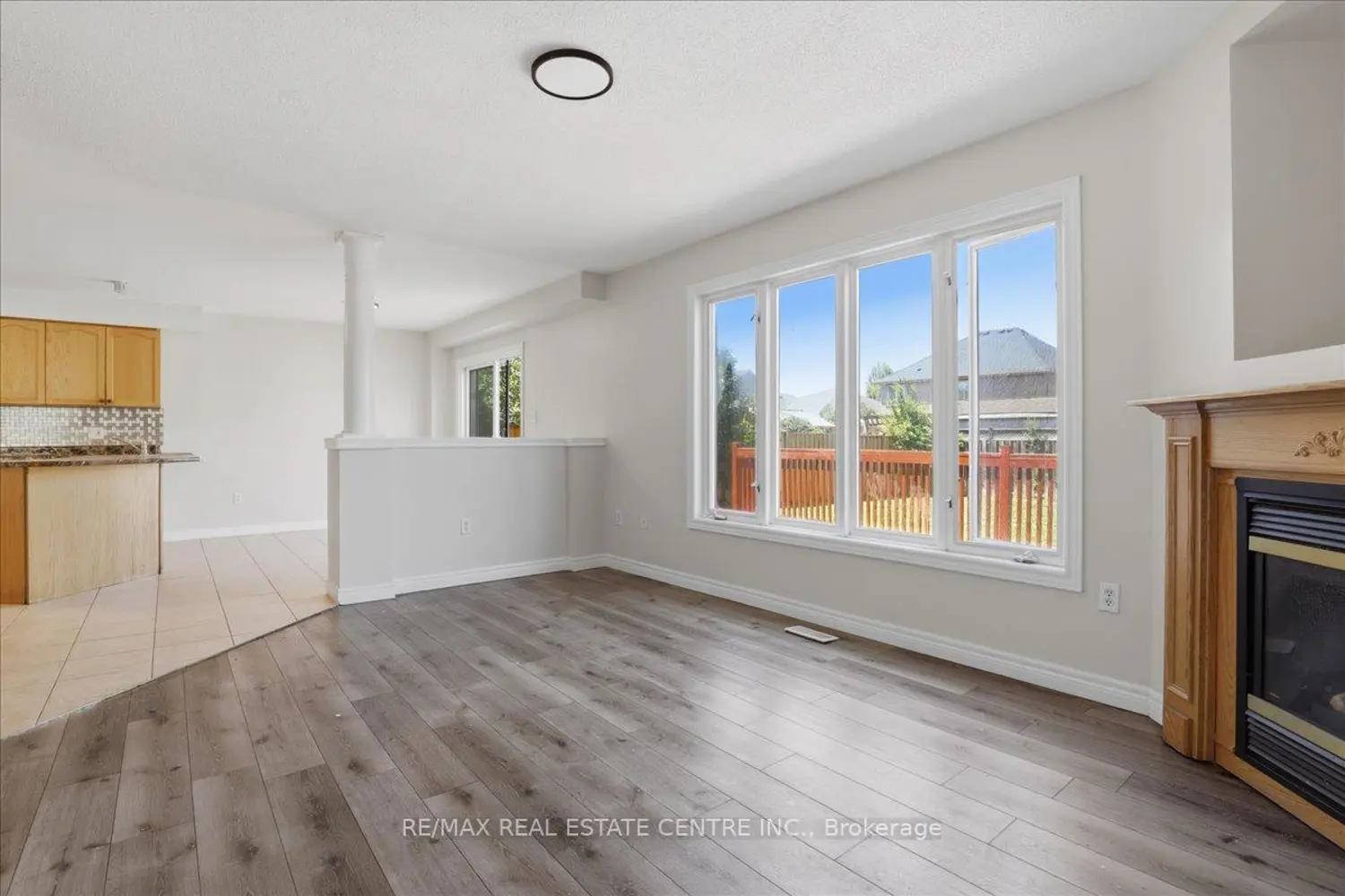 43 Decaro Crescent photo 5