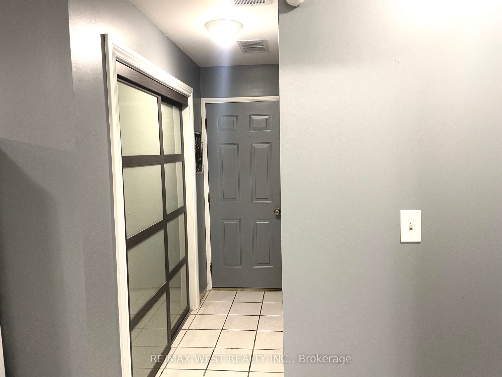 Basement-306 Metro Road N, Georgina, ON, L4P 3C8