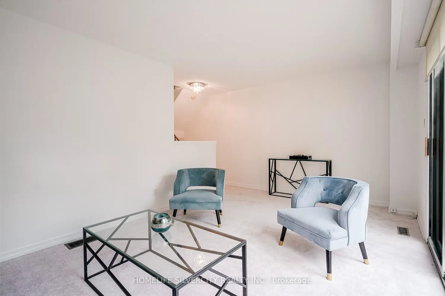 235 Bronte Street 57 photo 4