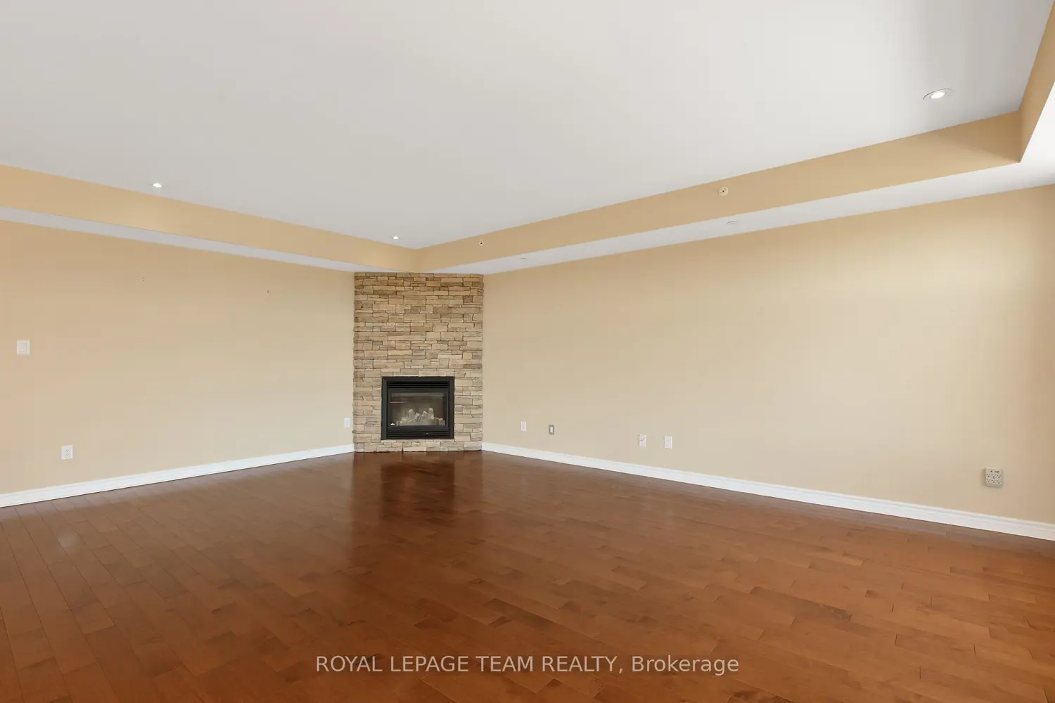 659 Sue Holloway Drive 401 photo 4