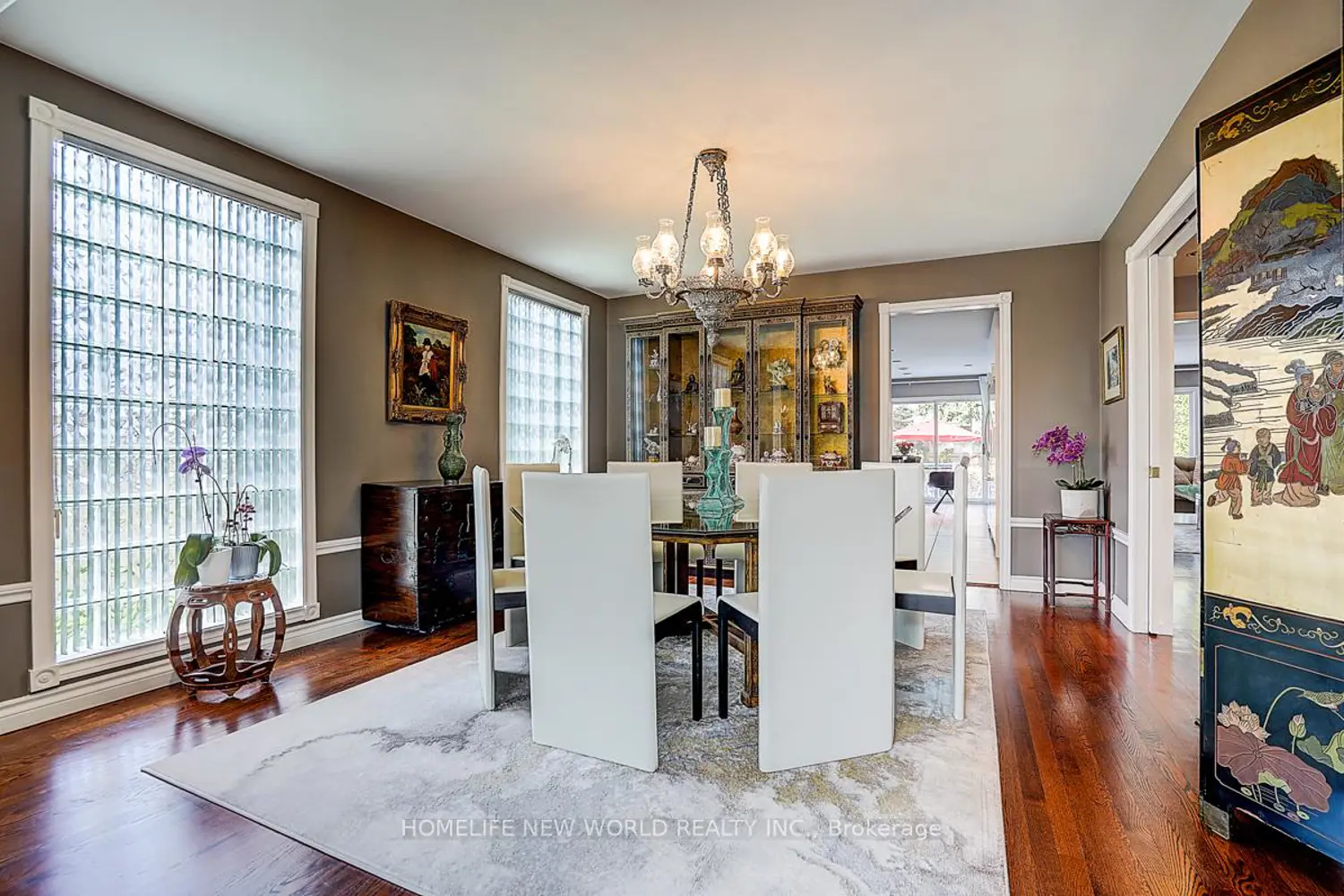 594 Woburn Avenue photo 5