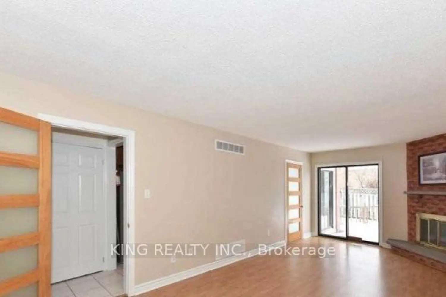 526 Grove Street photo 3