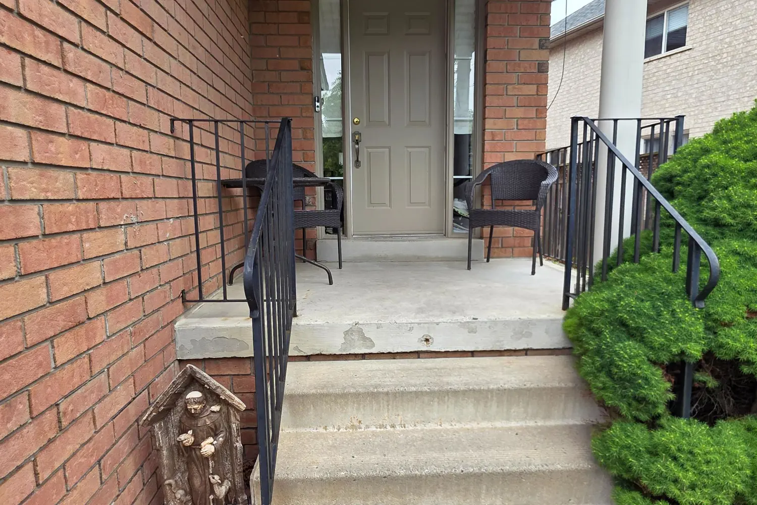 40 Echo Ridge Crescent photo 5