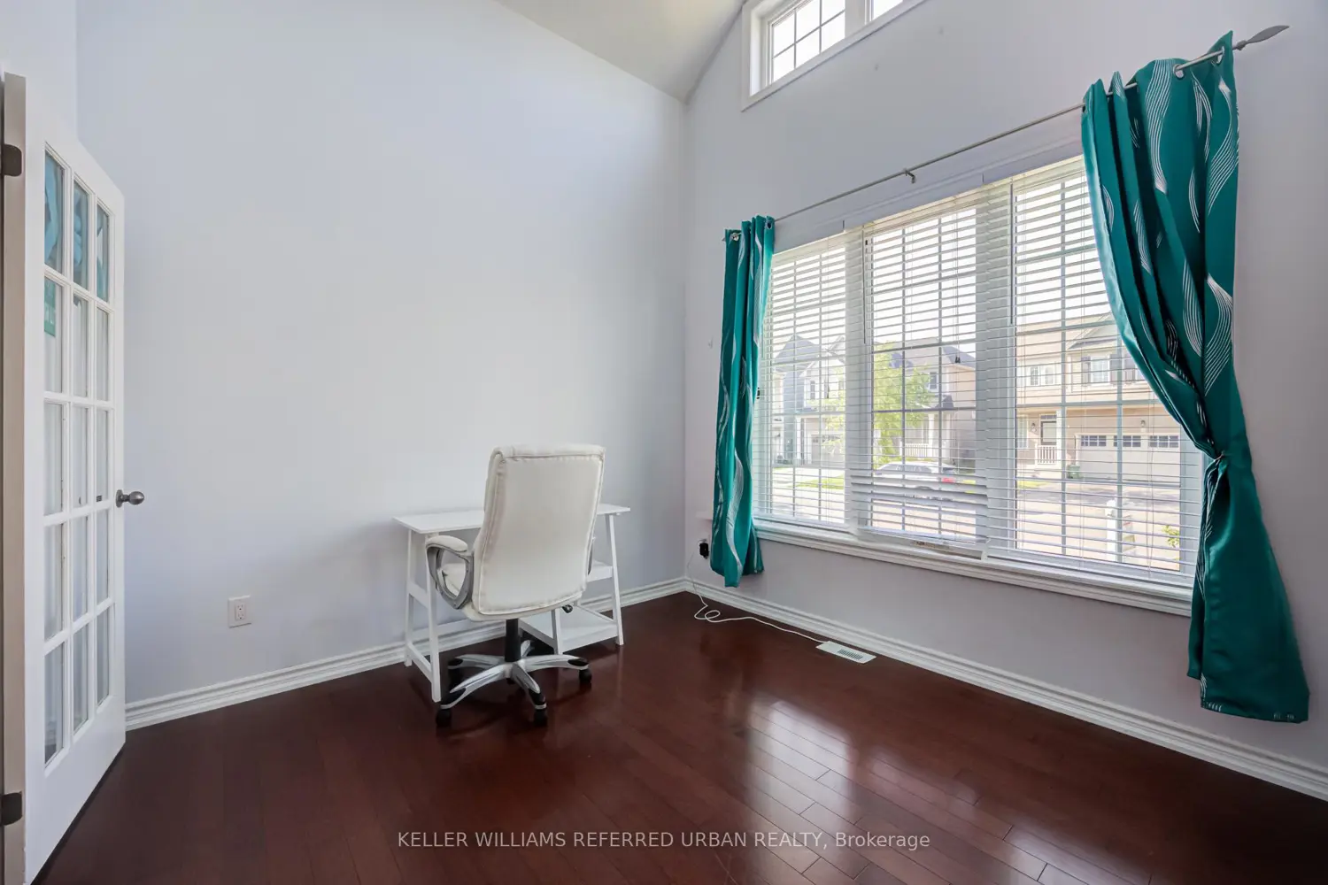 141 Whitwell Way photo 4
