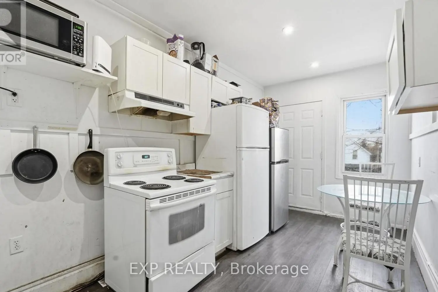 90 Sherman Avenue photo 5