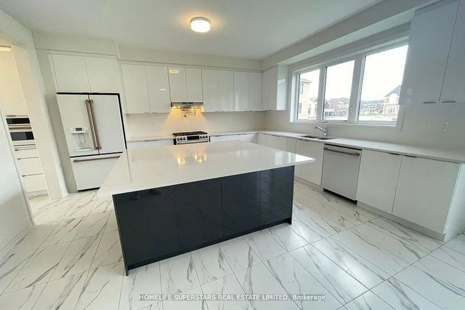17 Bellflower Crescent photo 3