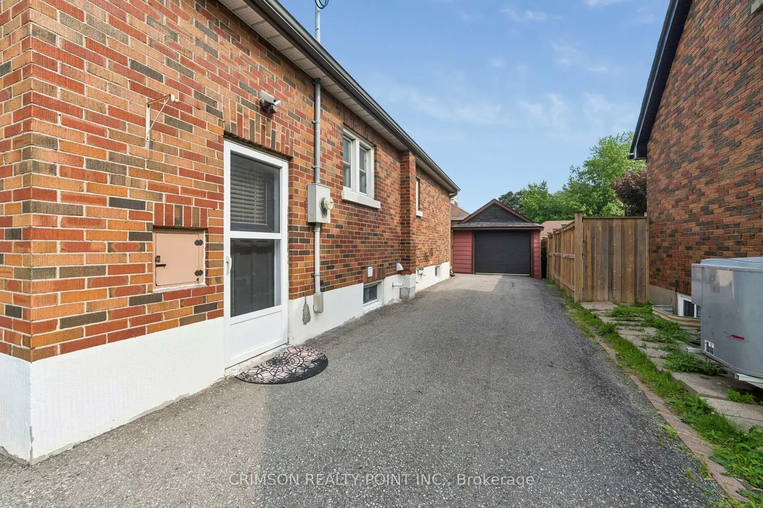 503 Athol Street photo 3