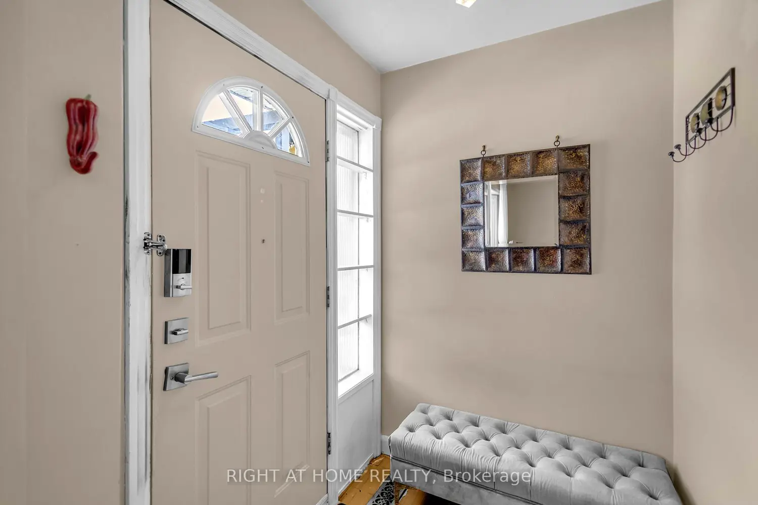 1404 Bunnell Drive photo 3