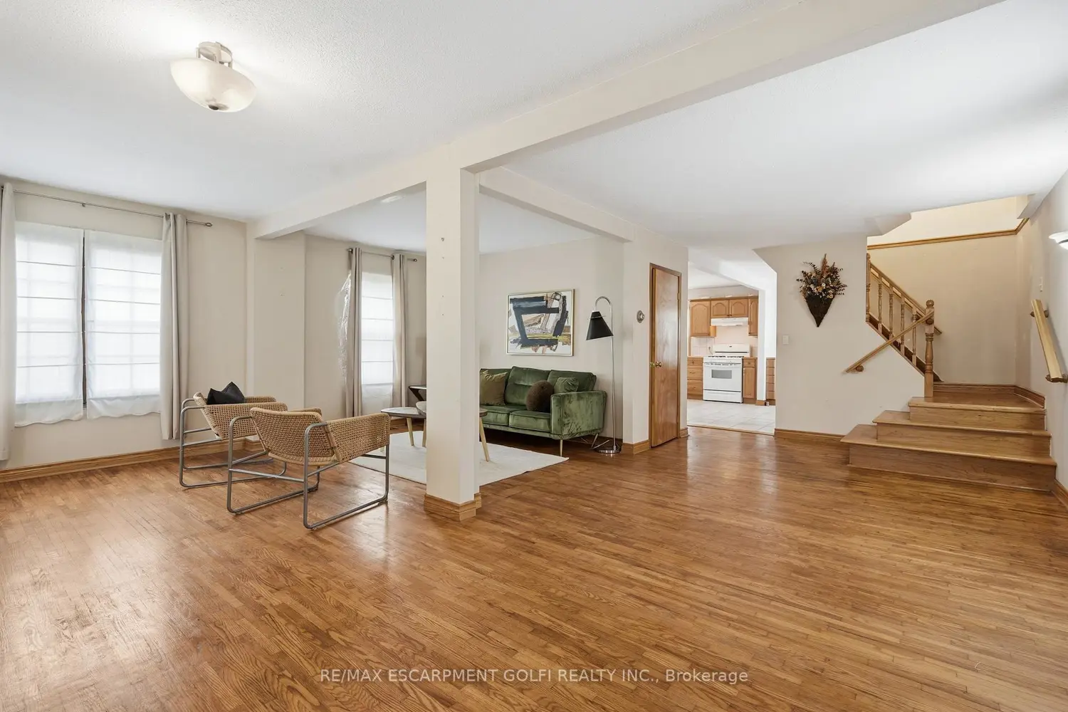 27 Drummond Crescent photo 4