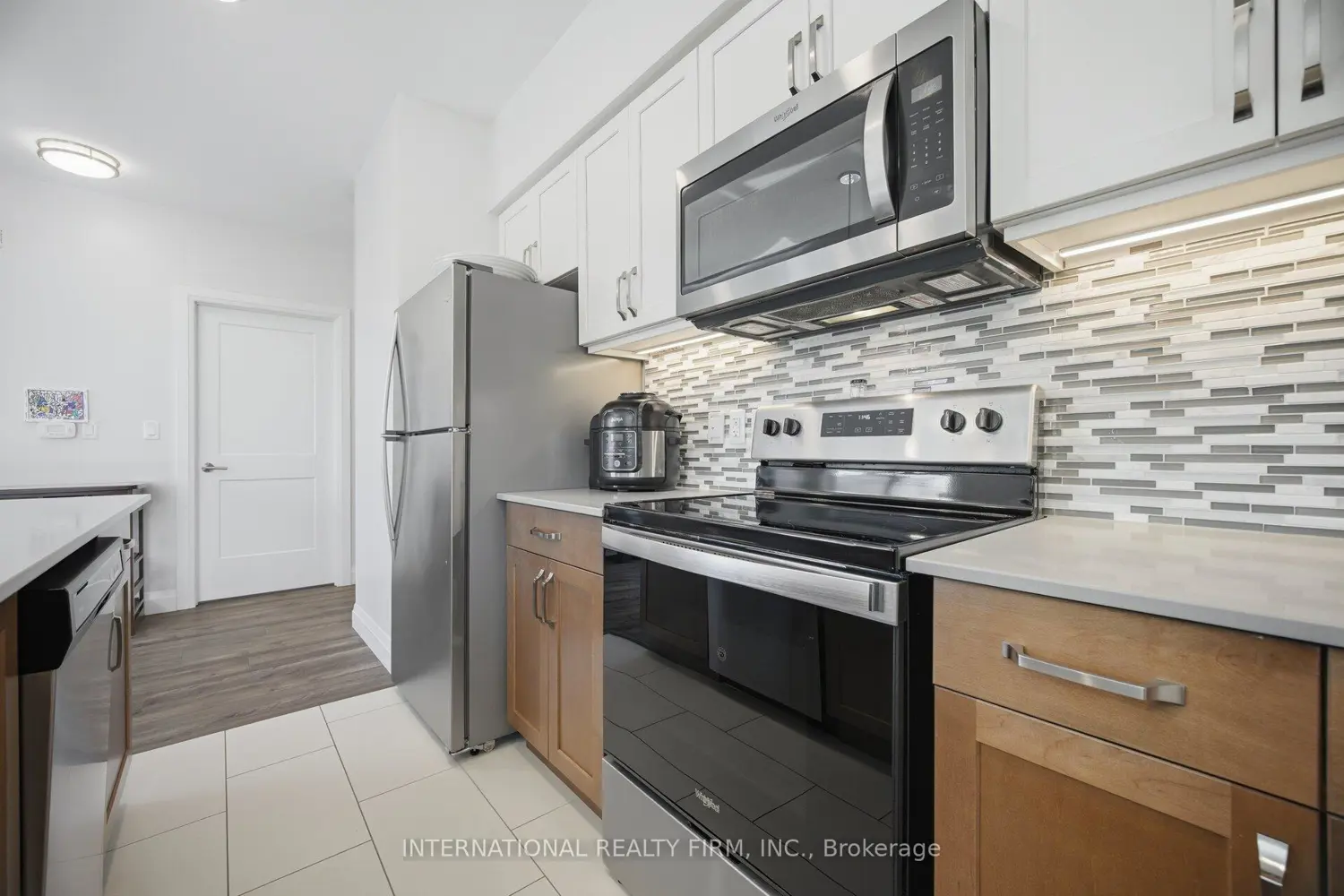 399 Queen Street 211 photo 5