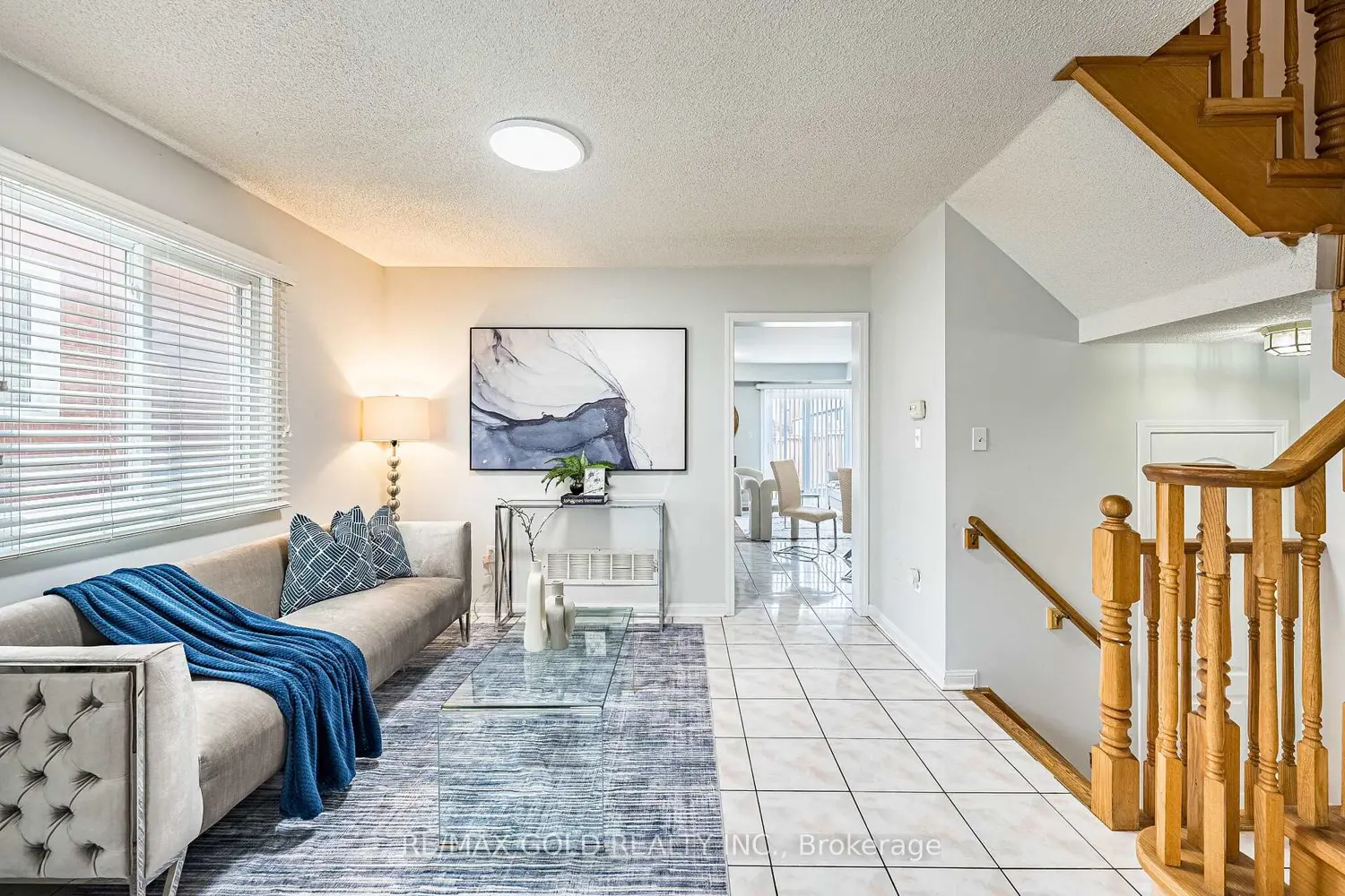 65 Mount Ranier Crescent photo 2
