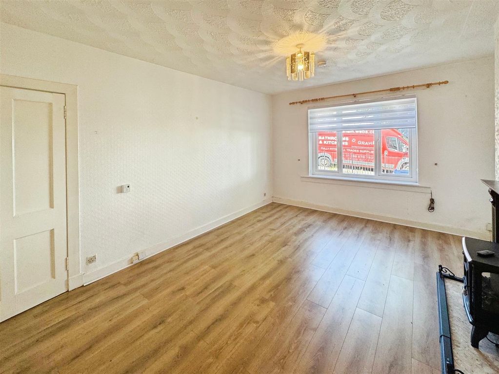 1 bed flat for saleMaple Drive, Clydebank G81 photo 4