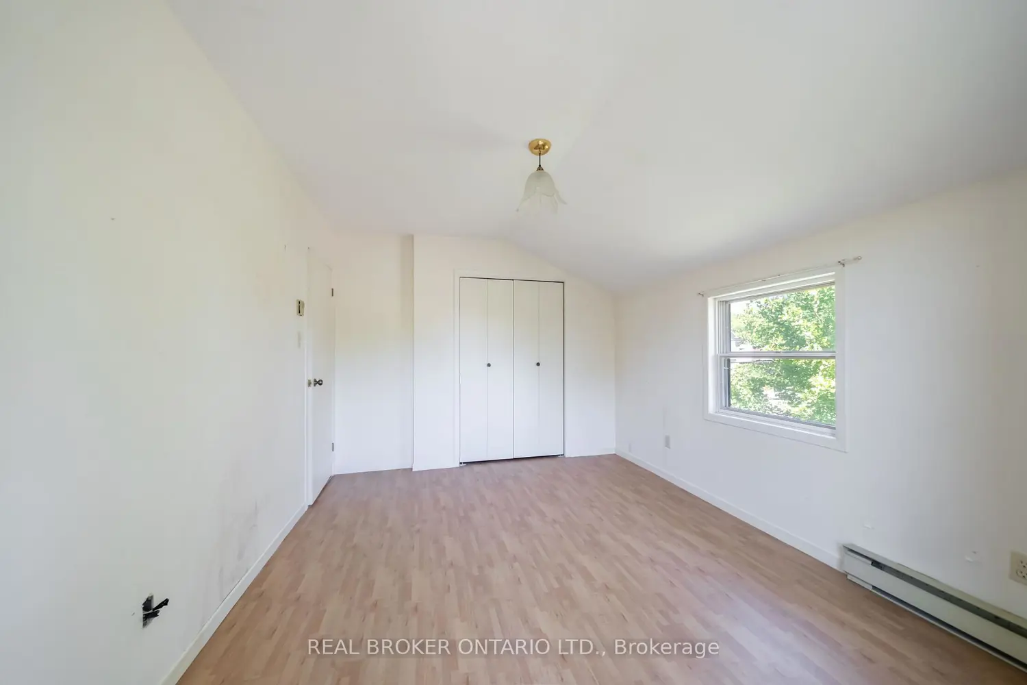 483 Melrose Avenue photo 4