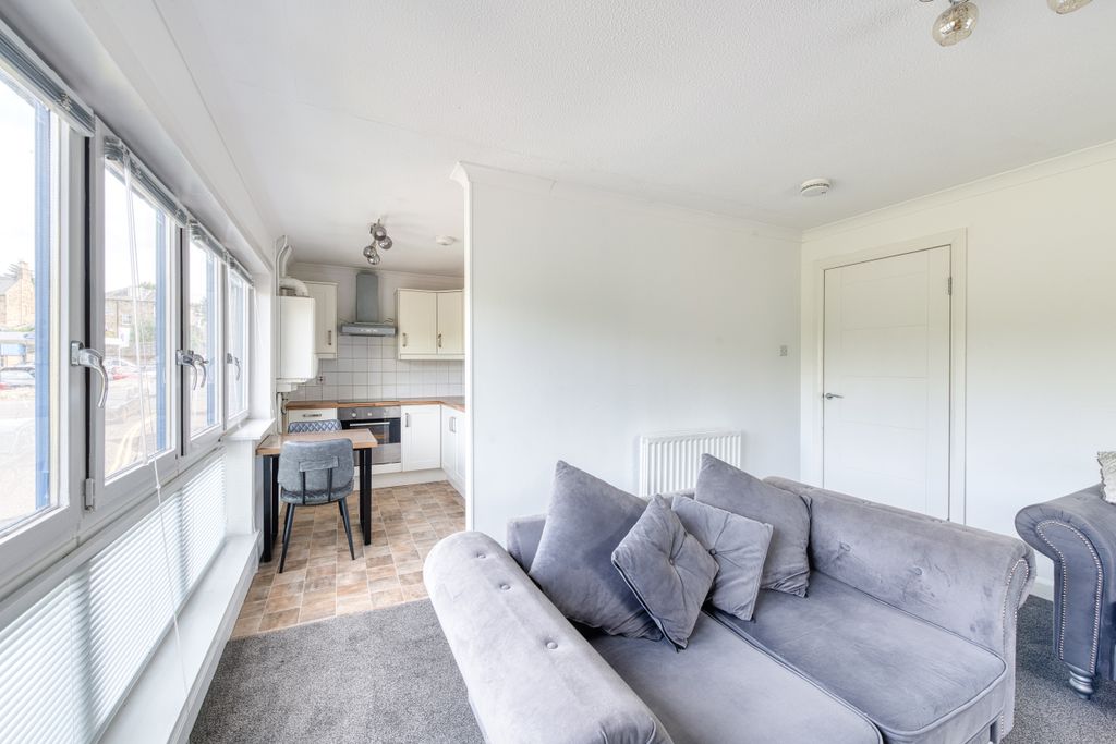 2 bed maisonette for saleEskview Grove, Dalkeith EH22 photo 3