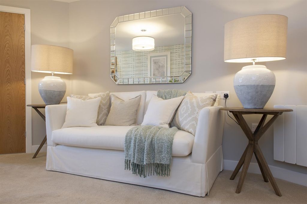 2 bed flat for saleMonument Place, Endless Street, Salisbury SP1 photo 3