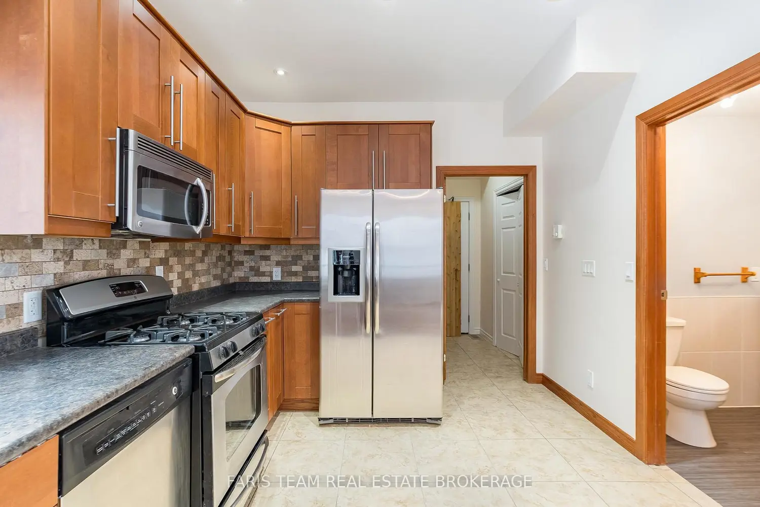 2384 Champlain Road photo 4