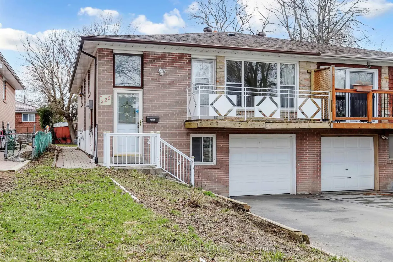 225 Pineway Boulevard photo 2